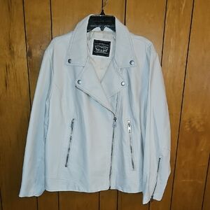 Women's White Faux Leather Jacket 🤍